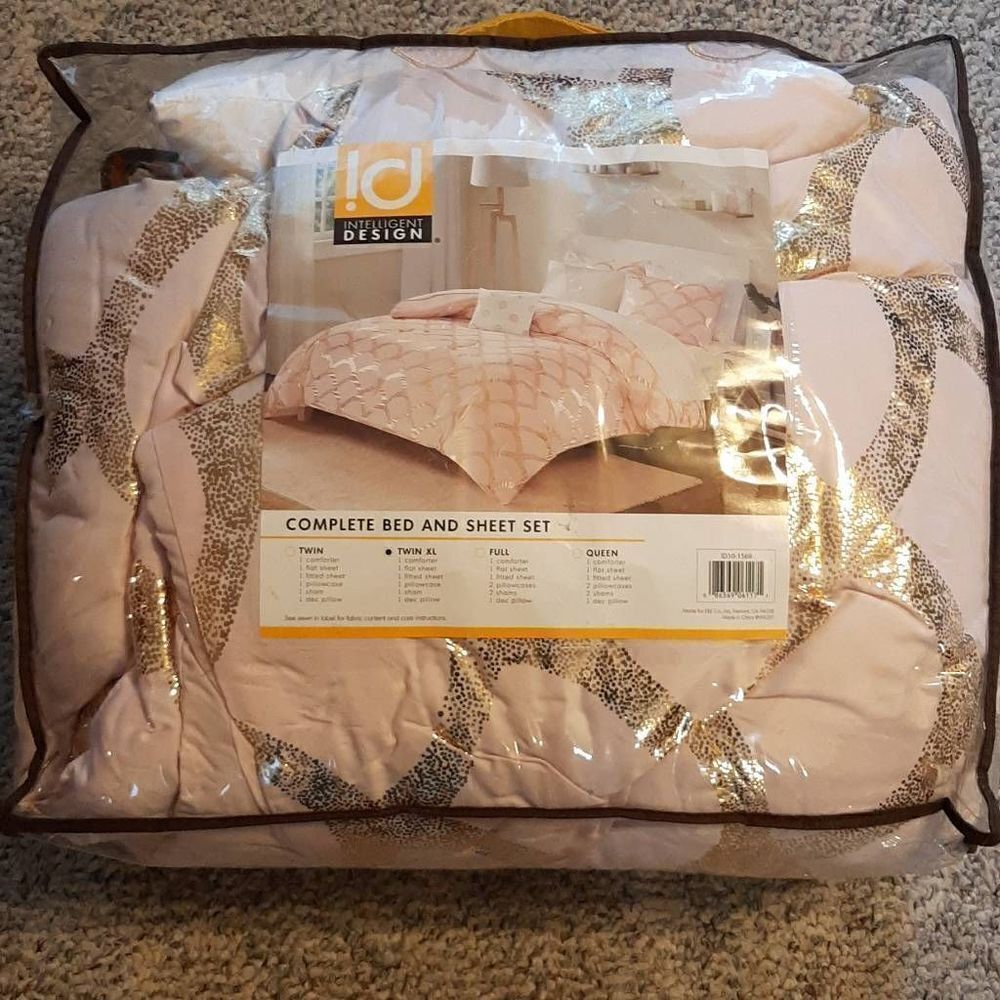 Complete bed and sheet set, twin xl, blush